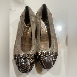 Sold !!!AGL Metallic Snakeskin Cap Toe Flats 38.5 Silver Chain